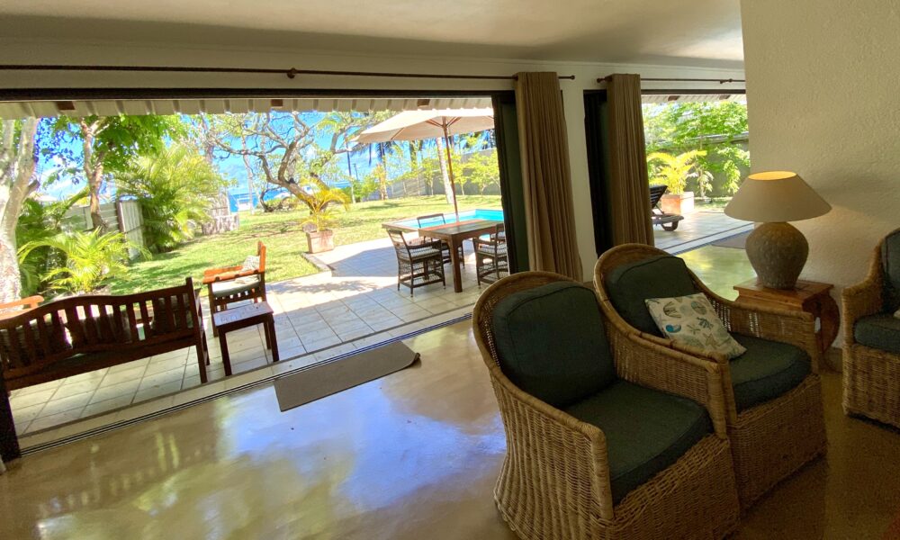 Villa Tropic 2 exit to pool area