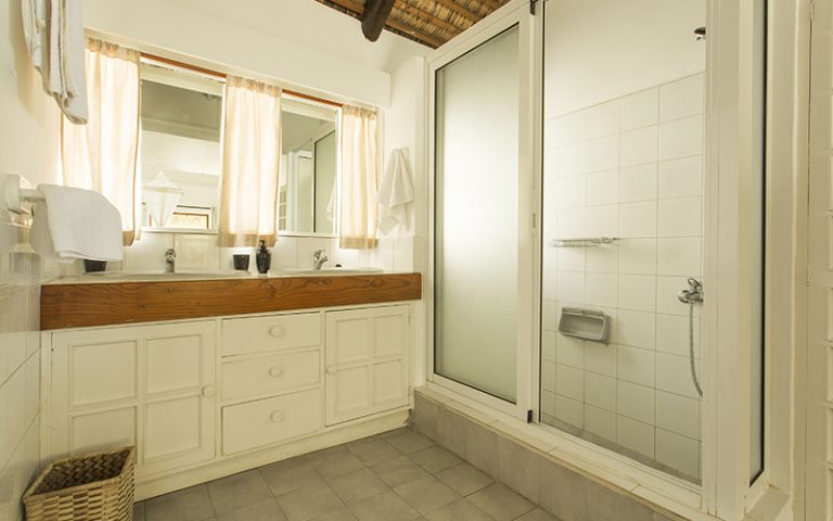 Samya-bathroom-2